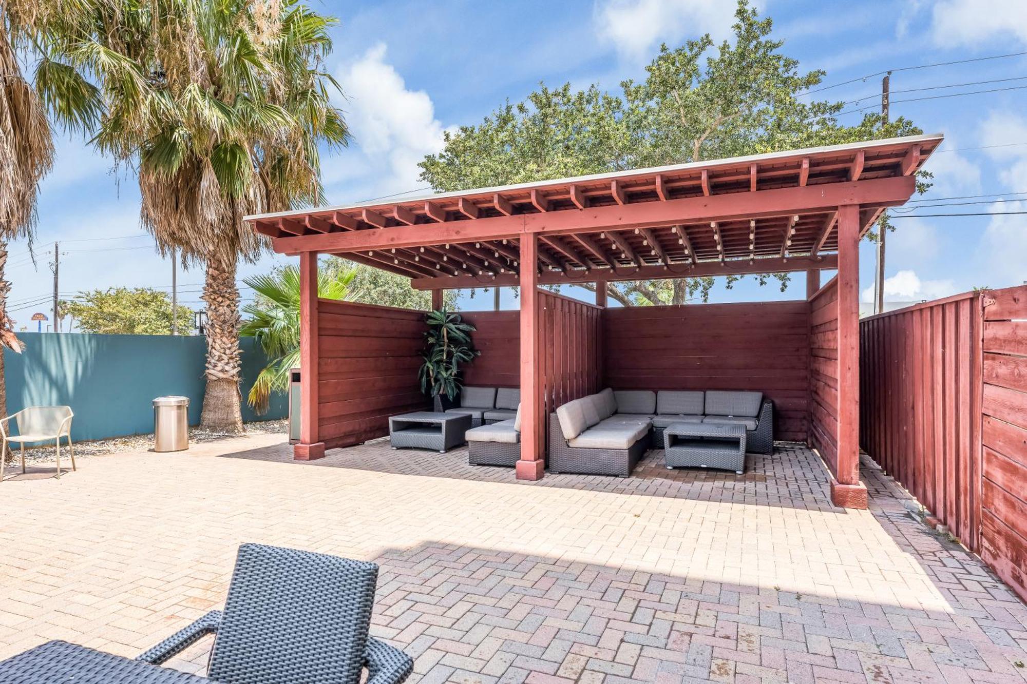 Holiday Inn - Brownsville By Ihg Exterior photo