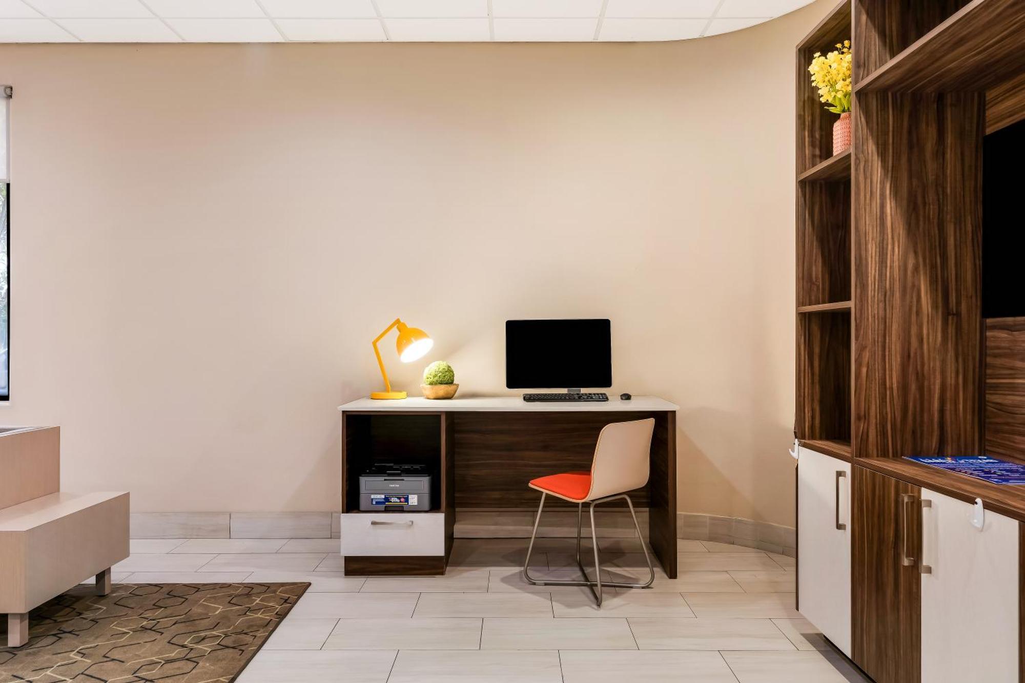 Holiday Inn - Brownsville By Ihg Exterior photo